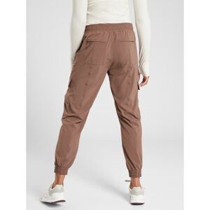 athleta • chelsea utility jogger